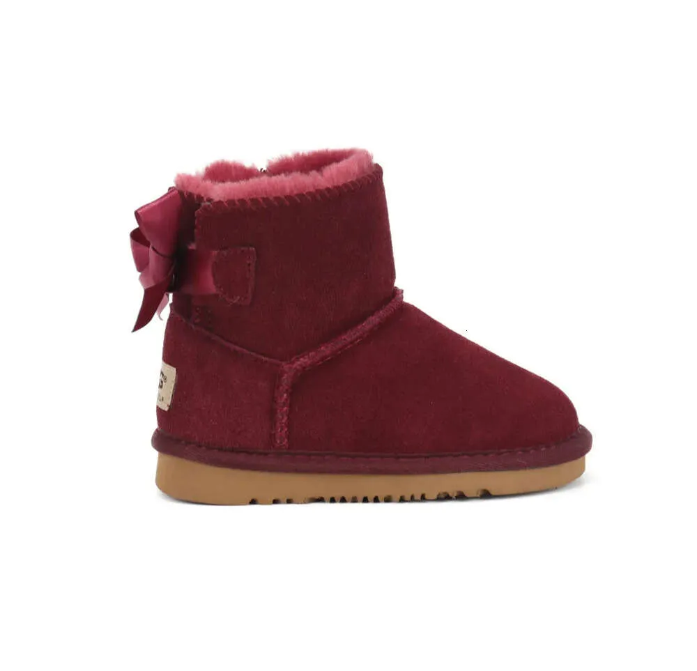 2024 Toppkvalitet AUS U5991 Knapp Kort Baby Boy Girl Kids Snow Boots Sheepskin Soft Keep Warm Boots Vackra jul födelsedagspresenter 5991GU60