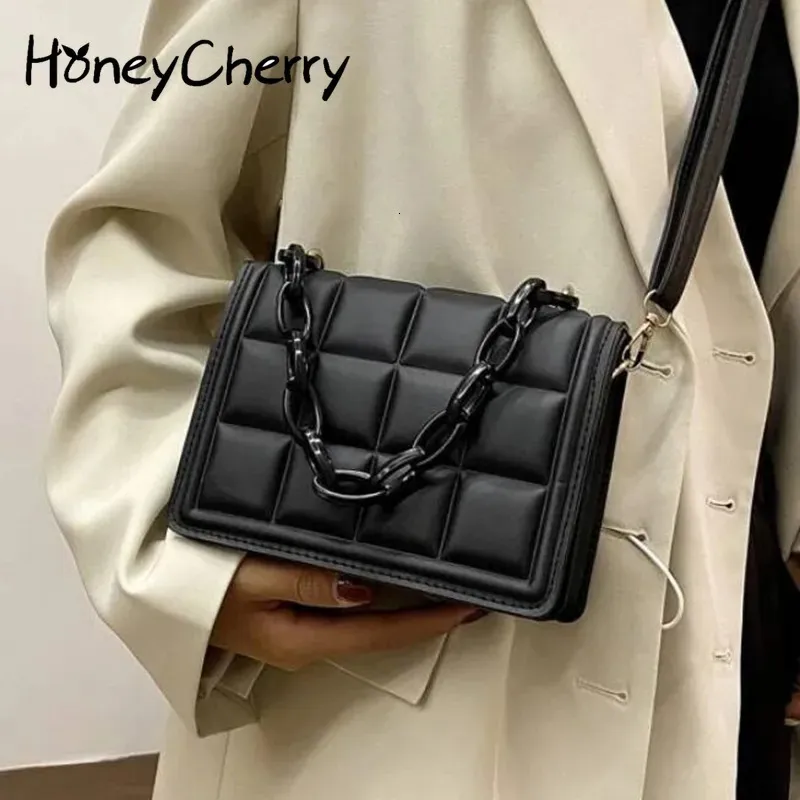 Kvällspåsar HoneyCherry Geo präglade Flap Crossbody Bag Mini Handväskor för kvinnors Pures Mini Crossbody Bag 231019