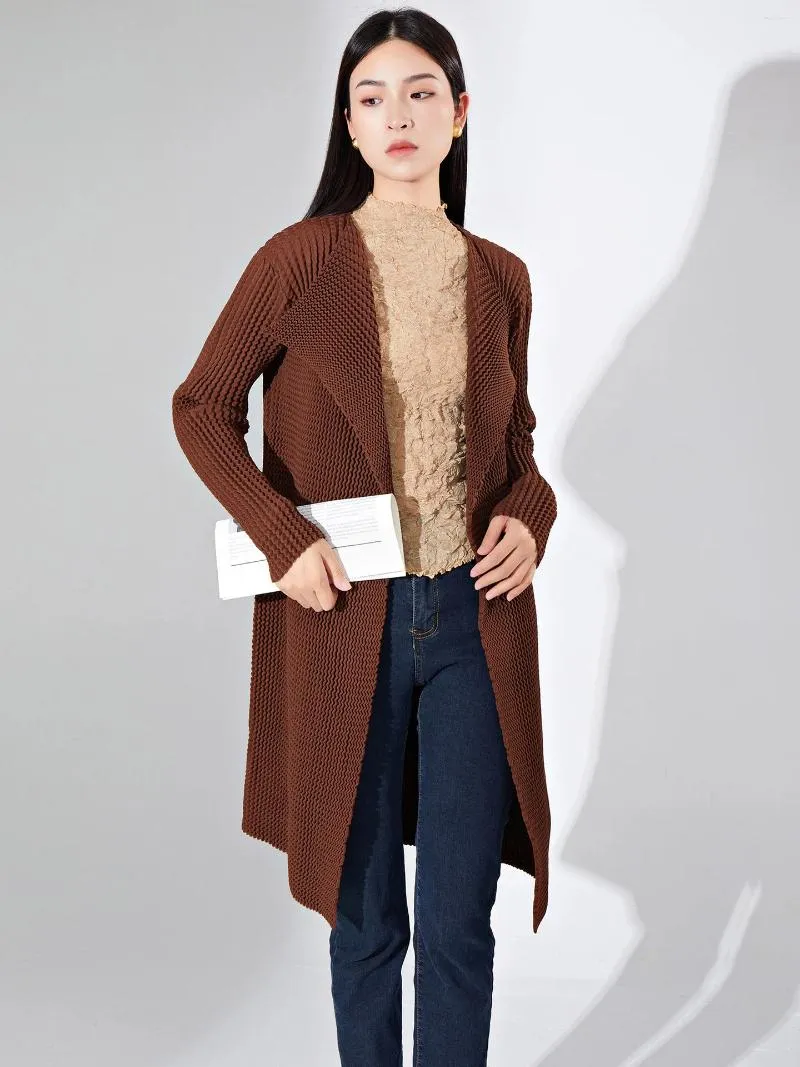 Trenchcoats voor dames Hoogwaardige mode-sweaterjas Design Niche-revers Dik Middellange lengte Elegant geplooid gebreid vest