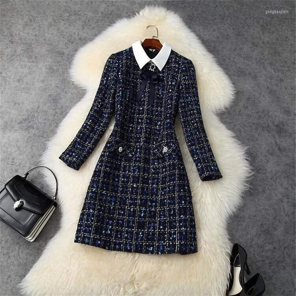 Robes décontractées Automne Hiver Plaid Tweed Robe Femmes Designer Bleu Marine Noeud Papillon À Manches Longues Diamants Boutons Vintage Laine Mini B299v