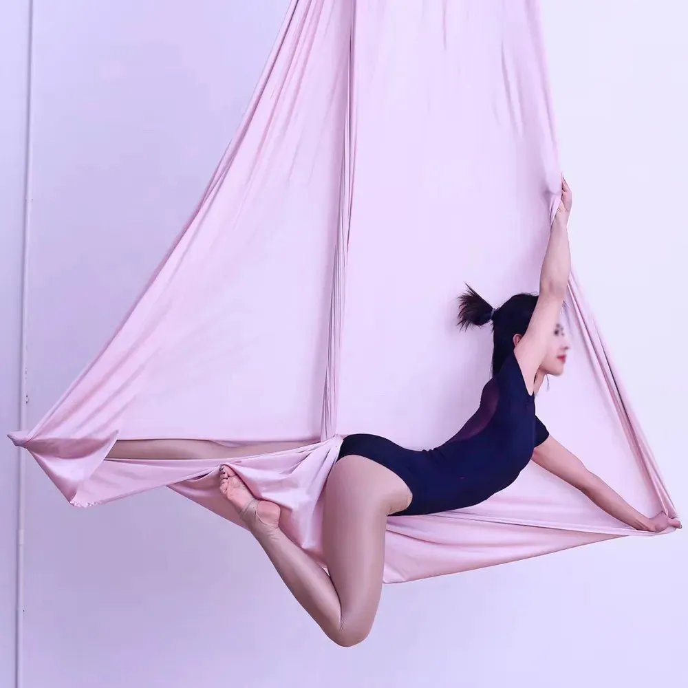 Resistance Bands Aerial Yoga Hammock 5.5y5*2,8m Premium Aerial Silk Yoga Swing for Antigravity Yoga Inversion inkluderar Daisy Chain Carabiner 231019