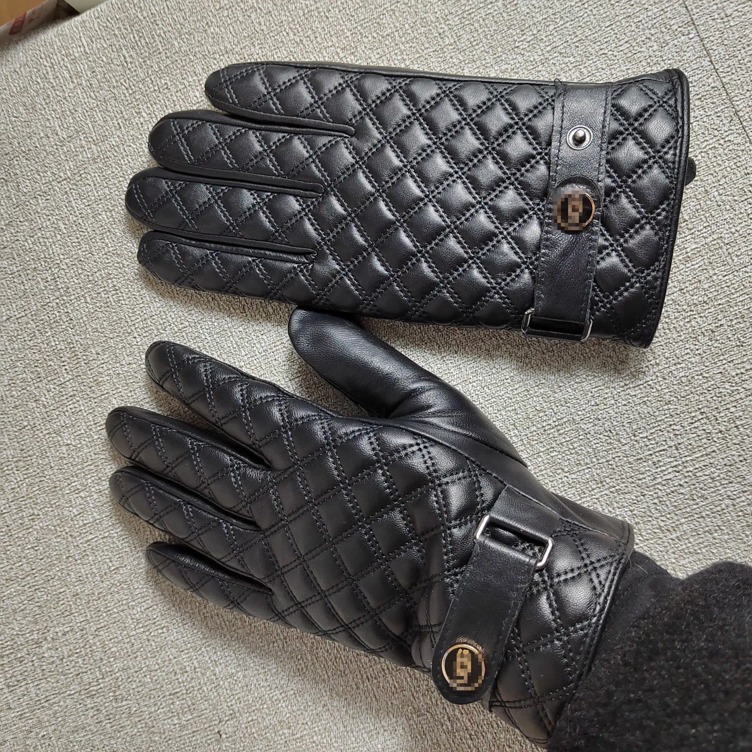 Luxury men's sheepskin gloves Winter warm plus fleece leather business leather gloves New rider fitness motorcycle men's gloves Designer gloves