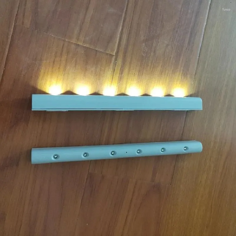 Latarki pochodnie 10pcs bateria LED lampa pochodni z czujnikiem wibracji światła szuflada drewniana szafka szafka schodowa