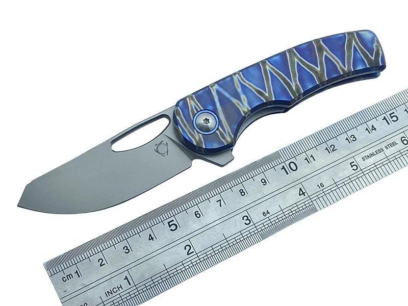 Couteau De Poche Pliant Lame D2 - Manche Titane - Ouvre-Assisté - EDC Gris