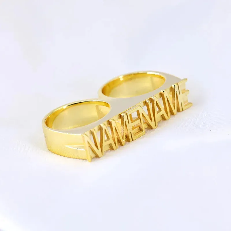 Trouwringen Gepersonaliseerde twee vingers 3D-naamring voor heren Dames Aangepaste roestvrijstalen dubbele namen Gesneden gouden bruiloft Vingerringen Sieraden 231020