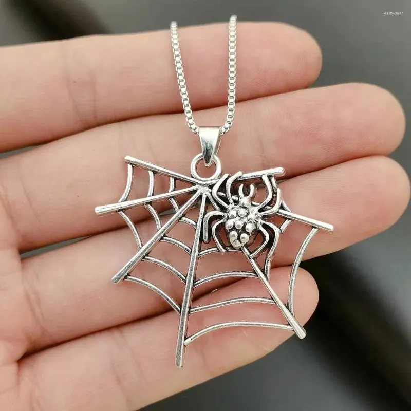 Naszyjniki wiszące 10pcs Charms Spider Halloween Naszyjnik dla mężczyzn Kobiet Biżuteria Prezent T-04