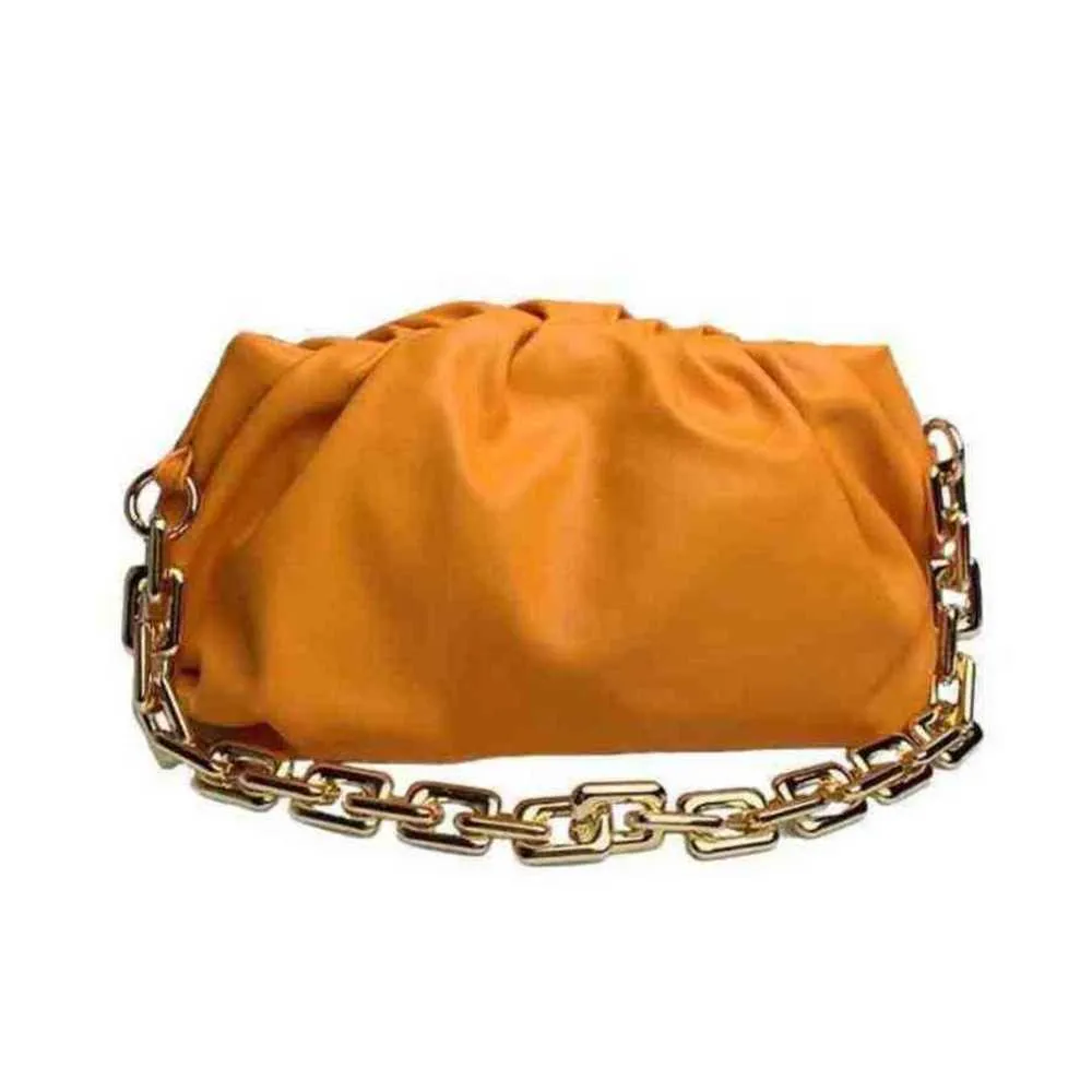Bottegaavenetas Bags Pouch Dumpling Bag with Chain Cloud Soft Cow Leather One Shoulder Armpit Wrinkle b v Have Logo