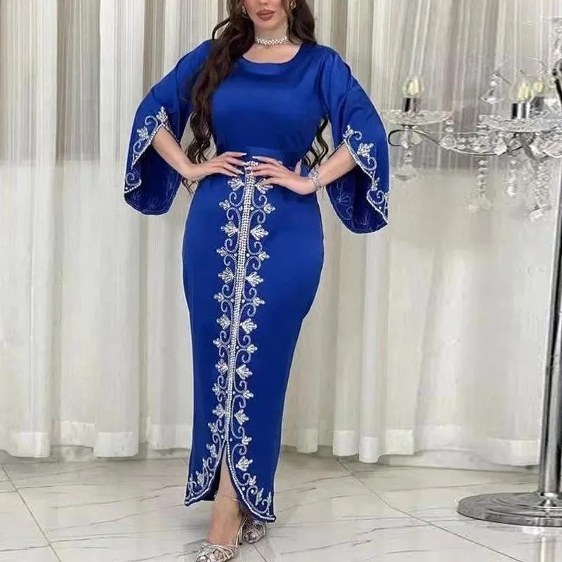 Robes décontractées Mode féminine Arabe Dubaï Longue Robe Brillant Diamant Incorporation Satin Moulante Robe De Soirée Élégant Flare Manches Femmes Fête