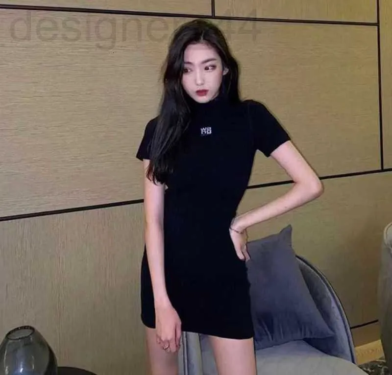 Basic & Casual Dresses designer Aw Spring 2023 Slim Fit Half Neck Short Sleeve Knitted Dress Waist Wrap Hip Skirt for Women Breathable design78ess fit Fit