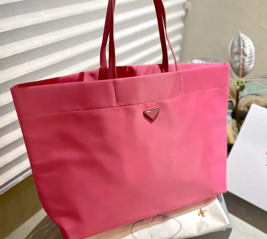 Bolso de mano de lujo de diseñador, bolso de hombro de diseñador, bolsas de compras para mujer, Material de nailon, bolsos de mujer de nueva moda, 38x33CM