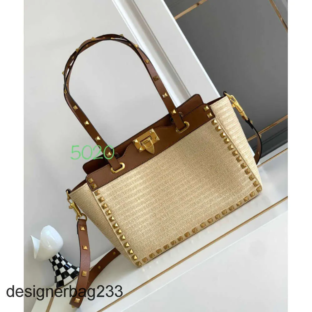 2023 Bolsos Bolsos de lujo Bolso grande Bolsa Pequeña Mujer Portátil Crossbody Valentinoo Silla de montar Rafia Diseñador Capacidad Plaza Bolso Tendencia Totes Bolsas Hombro 5K9O