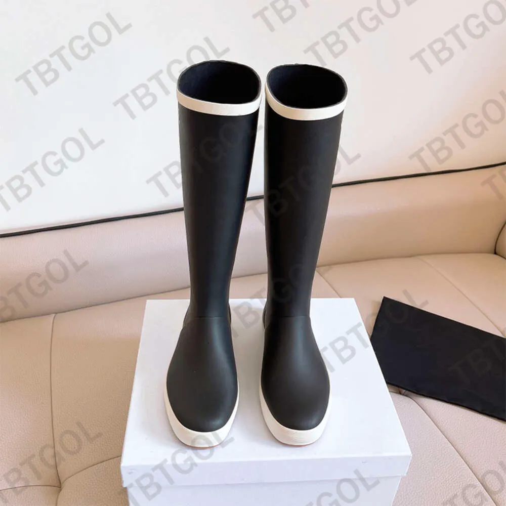 Designer Knee High Rain Boots Rubber Platform Shoes 2024 Luxury Waterproof Casual Style Welly Boots NO431