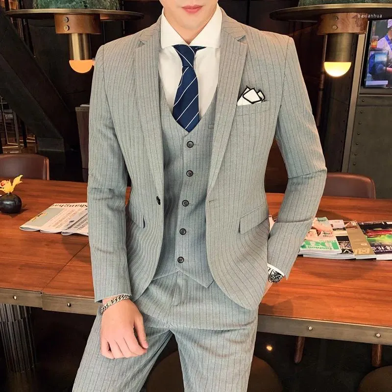 Garnitury męskie (spodnie kamizelki kurtki) 2023 Męski pary młody w paski Slim-Fit Wedding Tuxedo 3-PCS Suit for Men Fashion Wysokiej jakości sukienka Terno