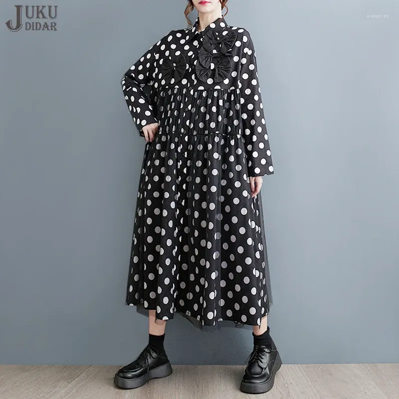 Sukienki swobodne w stylu Korean Autumn Polka Kropki drukowane luźne dopasowanie duży rozmiar kobiety czarna koszula kokardki dołączyły do ​​dużej eleganckiej szaty jjxd591