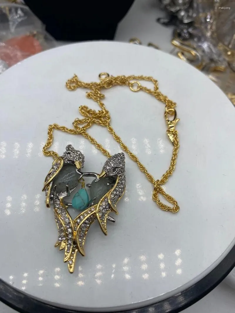 Ketten Modetrend Papageienform Glas eingelegte Halskette für Frauen