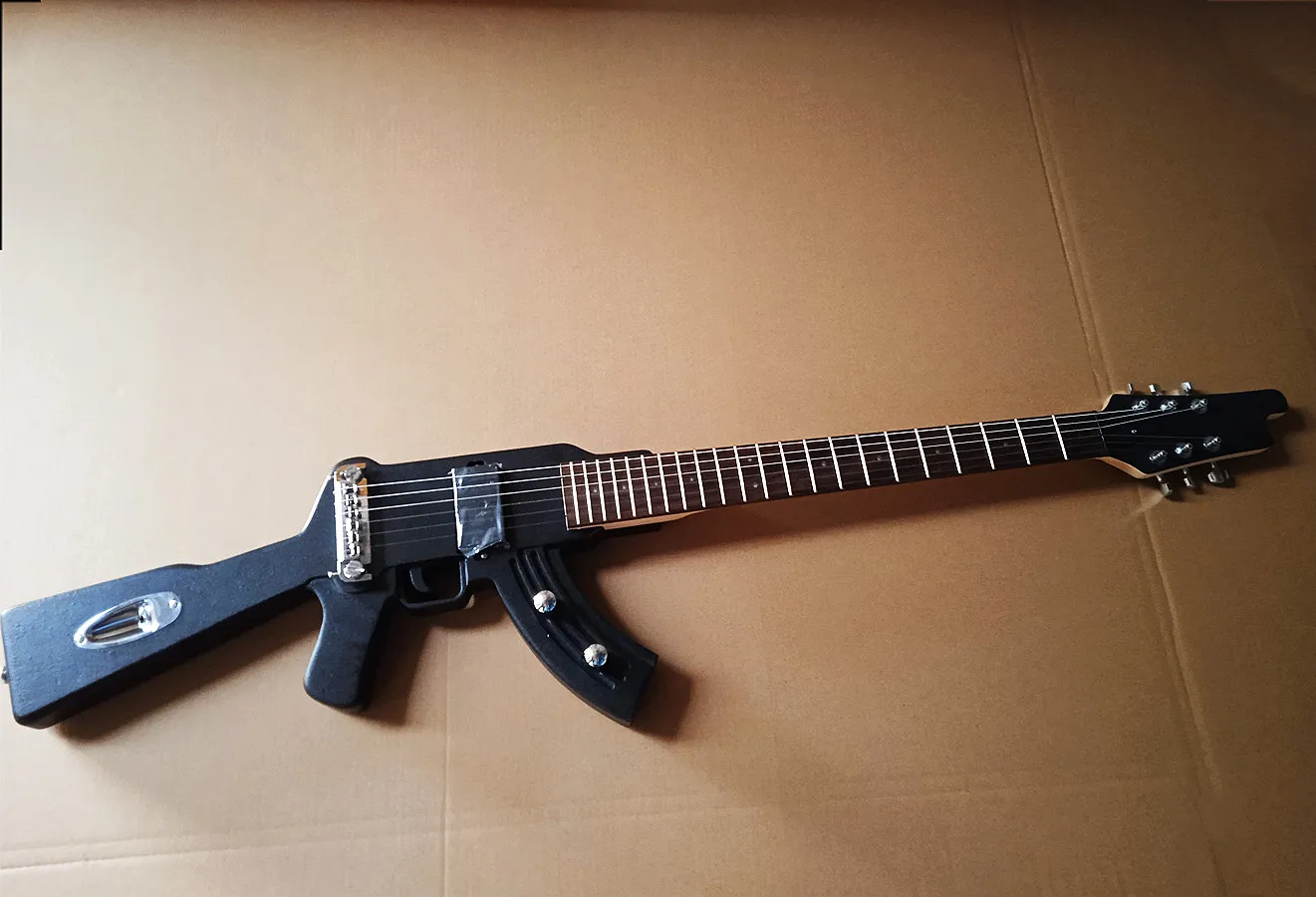 ブラックギターストリング、6弦エレキギター、サブマシン