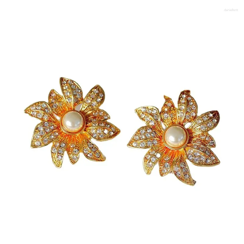 Brincos de garanhão vintage strass flor para mulheres jóias pista festa t mostrar fantasia na moda boho ins japão