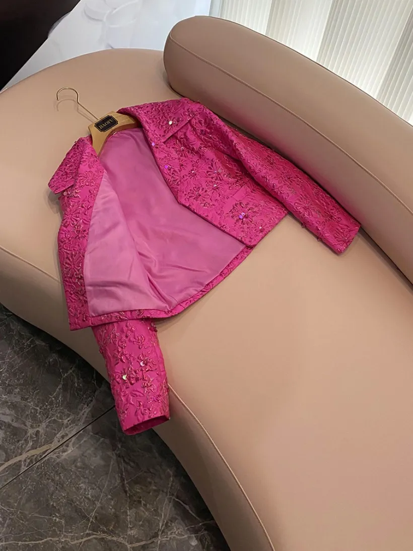 Autumn Black / Hot Pink Floral Sequins Jacquard Blazers Långärmad hakad-Lapel Pärlade klassiska outwear-rockar O3G302607