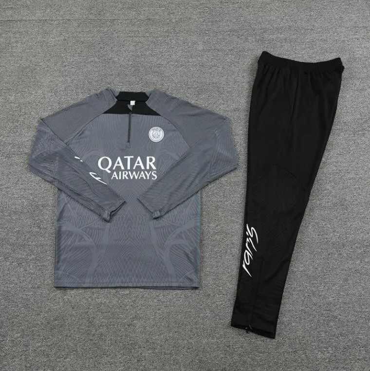 2025 2025 Designer Soccer Tracksuit For Men And Kids Ideal For Training