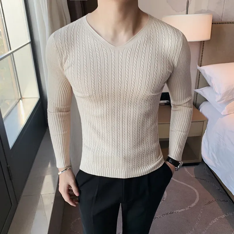 新しいスタイルの男子秋の冬暖かいスリムフィットVネックニットシャツ/男性高品質のタイトセットヘッドセーターマン服