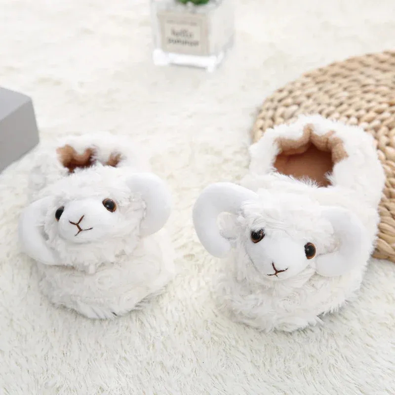 Pantoufle Enfant en bas âge Filles Pantoufles Intérieur Hiver Dessin Animé Mouton En Peluche Chaud Enfant Garçons Maison Chaussures Semelle En Caoutchouc Souple Maison Chaussures Bébé Articles 231020