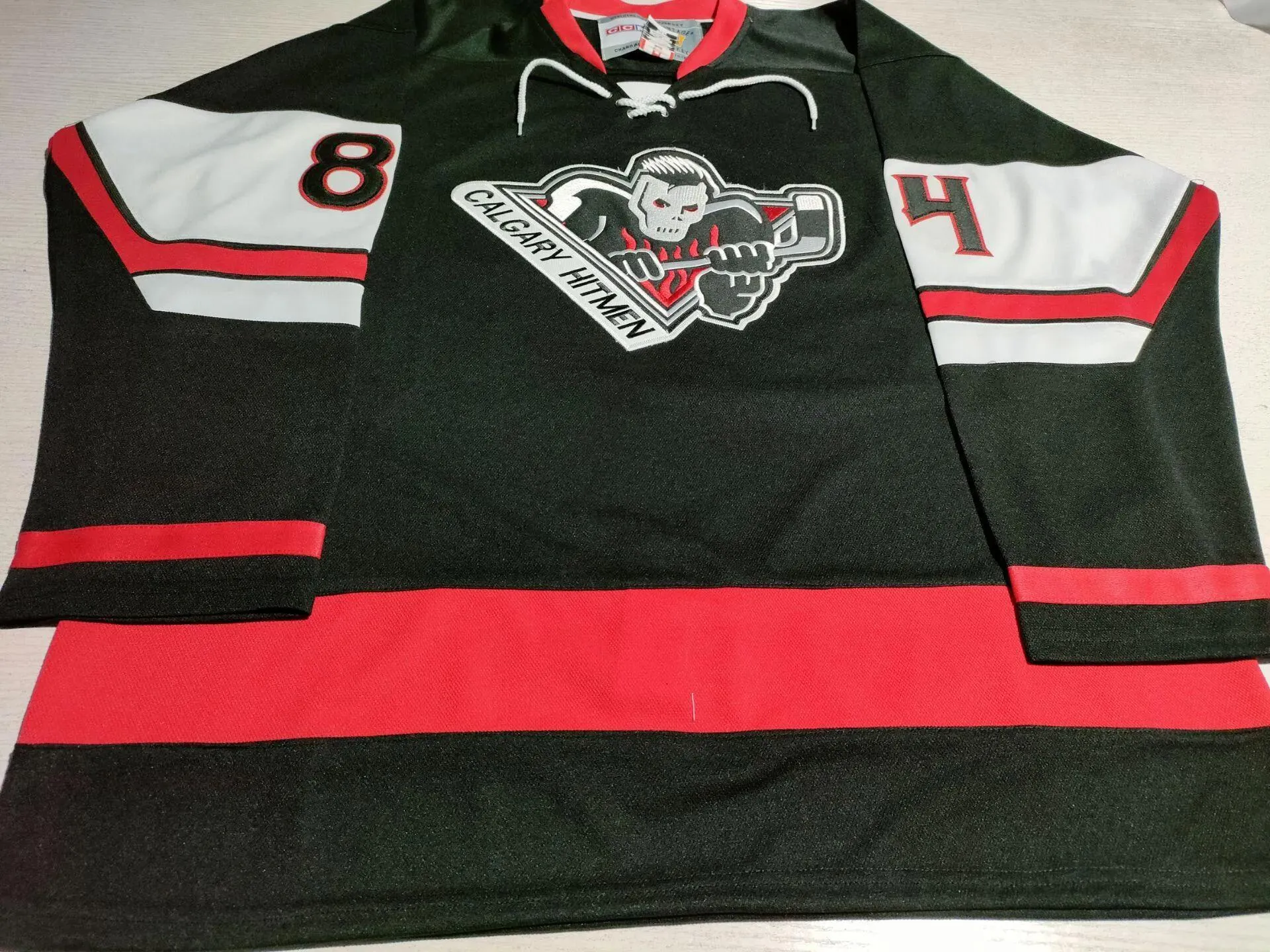 Изготовленные на заказ WHL Bret Hart 84 Calgary Hitmen винтажные хоккейные майки красные, черные по индивидуальному заказу любое имя, трикотажные изделия с вышивкой CCM