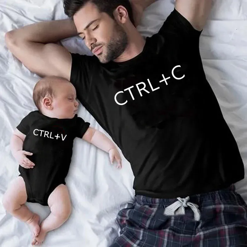 Aile Eşleşen Kıyafetler Aile Eşleştirme Giysileri Ctrlc ve Ctrlv Baba Son Tişört Aile Baba T-Shirt Bebek Bodysuit Eşleşen Kıyafetler Hediye 231019