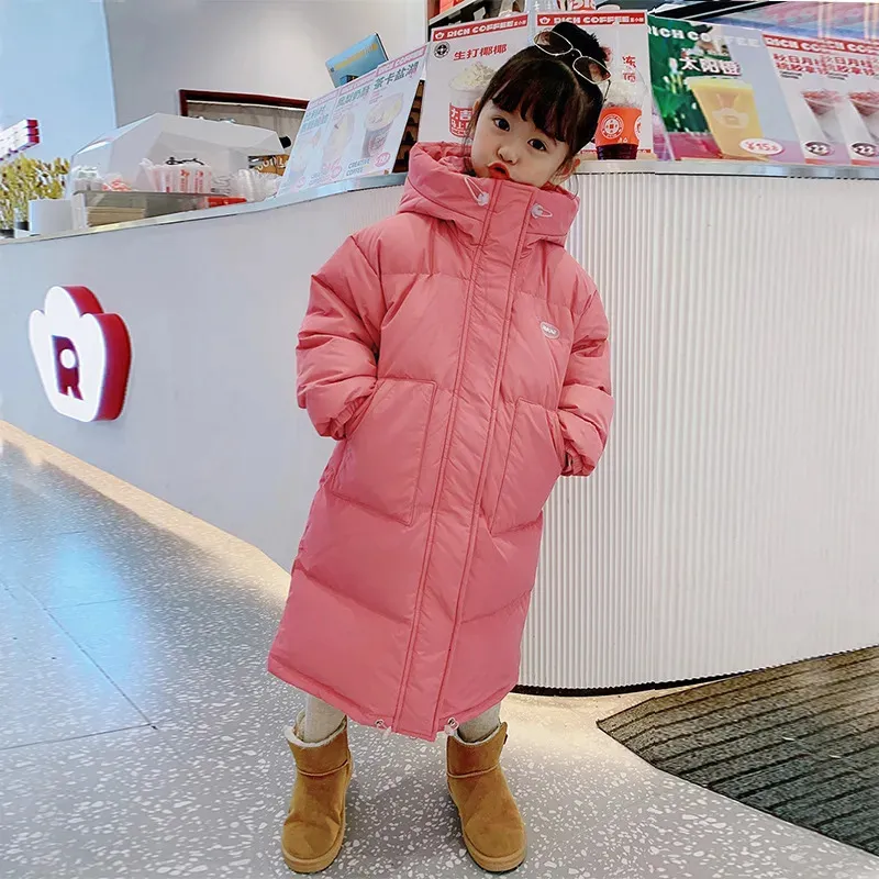 Down Coat 2023 New Winter Hooded Girls Coat Fashion Kids Down Cotton Ytterkläder Solid Color Teens Boy Long Parka i 3-12 år XMP213 231020