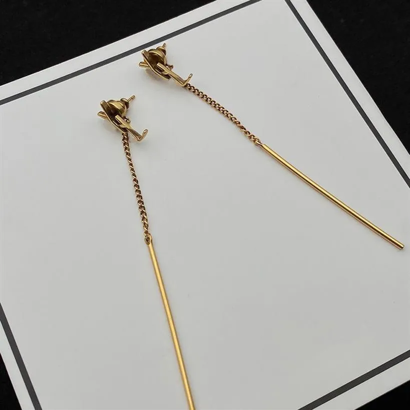 Pendientes de borla de moda Pendientes de joyería de diseñador Pendiente de perno prisionero para mujeres Pendientes de aro Letra de oro Y Pendientes colgantes Elegante caja de regalo de boda 2726