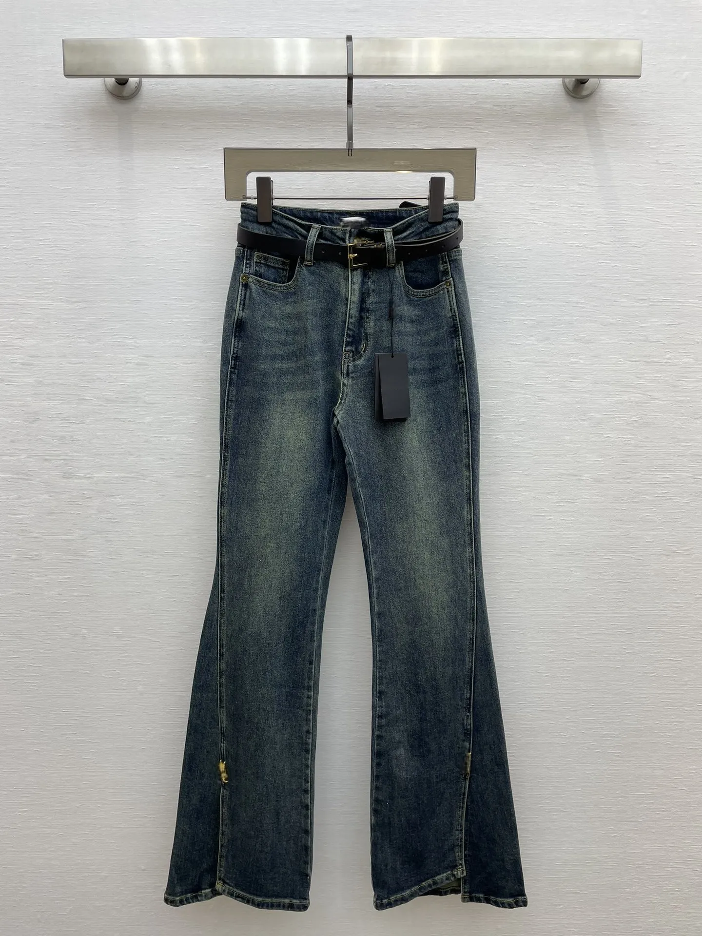 Denim capris with embroidery new arrivals