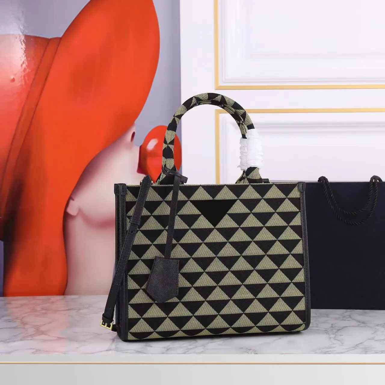 Luxury Textured Handbag with Matching Wallet – Elegant Everyday Shoulder Bag