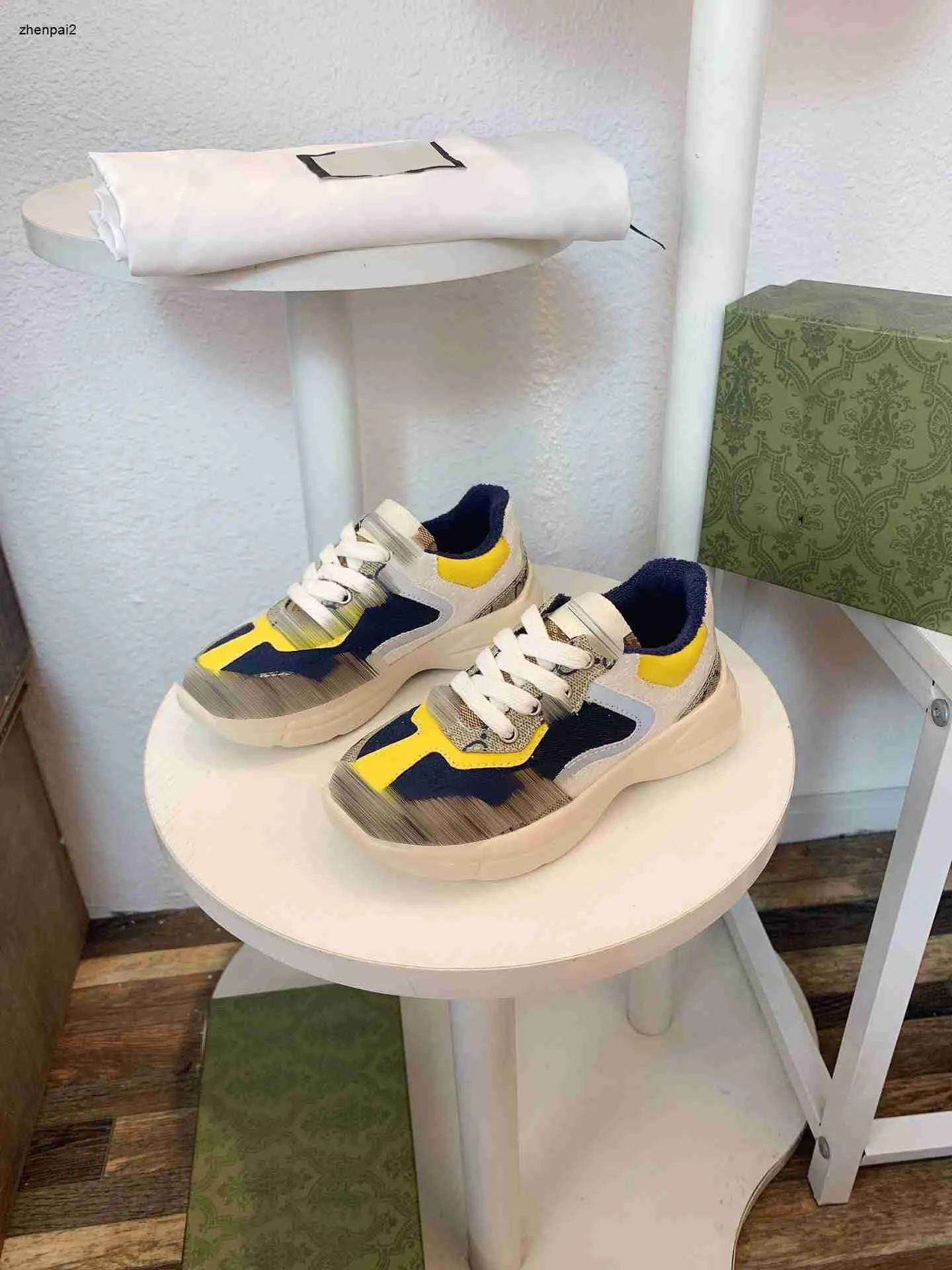 Lyxskor för baby dubbel bokstav barn sneakers box Förpackning Storlek 26-35 Multi Color Stitching Child Casual Shoes Oct15