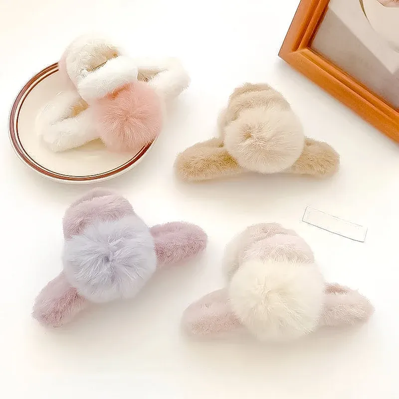 Nieuwe Mode Haarklauw Clips Pompom Nertsen Pluche Bal Haar Clip Pluizig op Slip Grote Haarklauwen Haaraccessoires