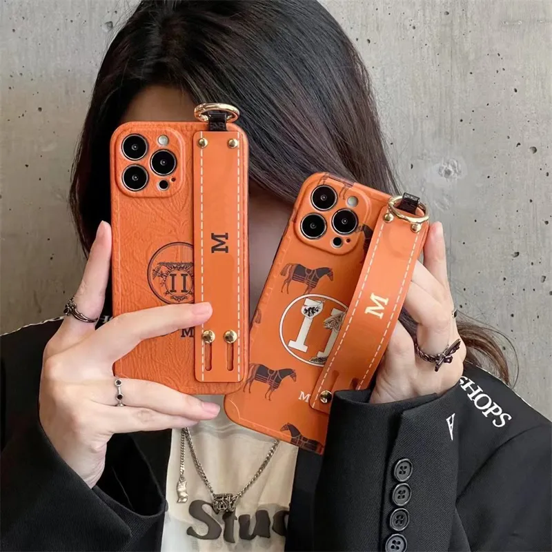 Ontwerpers Oranje Polsbandje Telefoonhoes Mode Iphone 15 Pro Max Gevallen Bedekt Houder Voor Iphone 14 Promax 13 12 11 xs xr