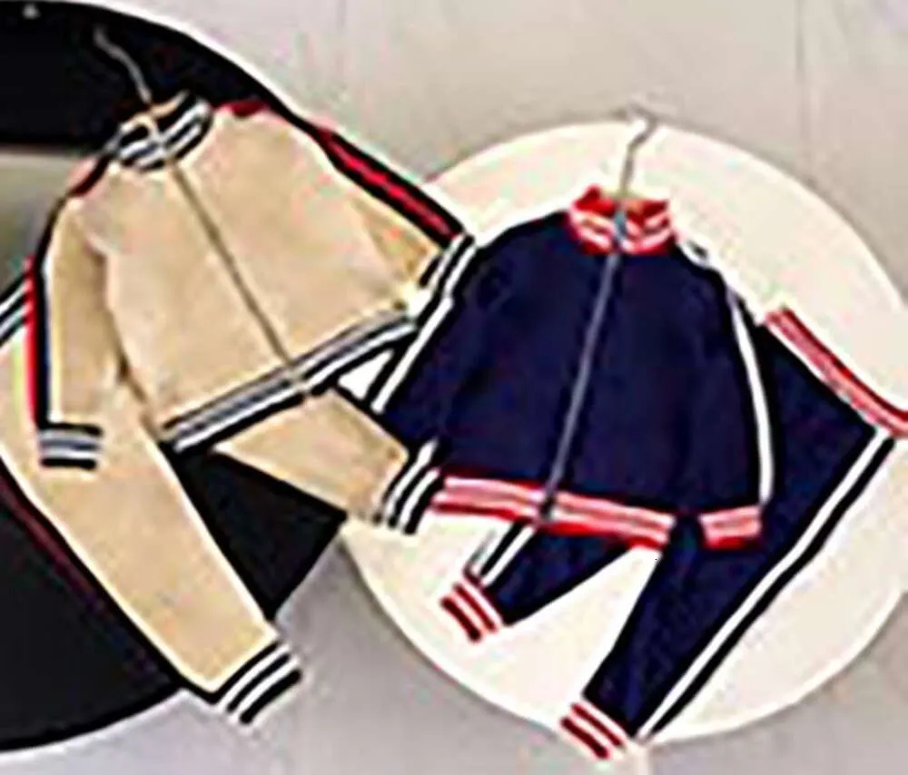 男の子の子供服の女の子セットトラックスーツスーツレタープリント2PCSデザイナージャケットパンツスーツチドレンカジュアルスポーツ服90-130 2スタイルズ185