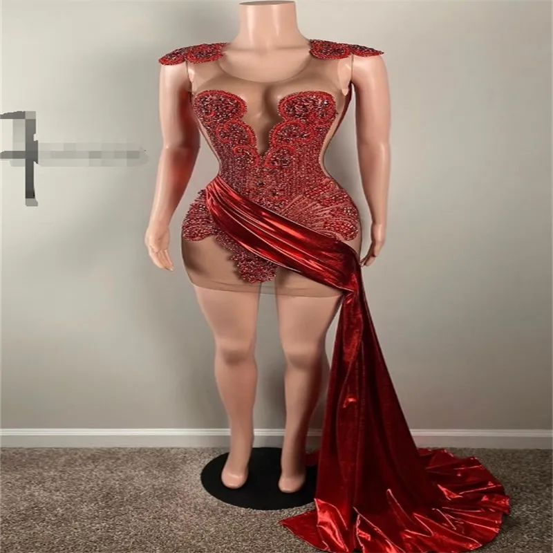 Luxury Red Diamond Evening Dress with Train Idea Black Girl Prom Dress 2024 Beaded Hot Birthday Cocktail Homing Party Outfit Sexig aso ebi Formell tillfälle klänning