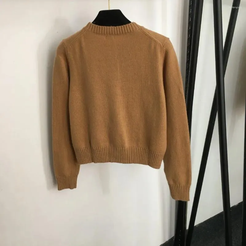 Женский трикотаж 2023, модный повседневный пуловер с круглым вырезом и длинными рукавами, шерстяной вязаный свитер коричневого цвета. Номер: 008