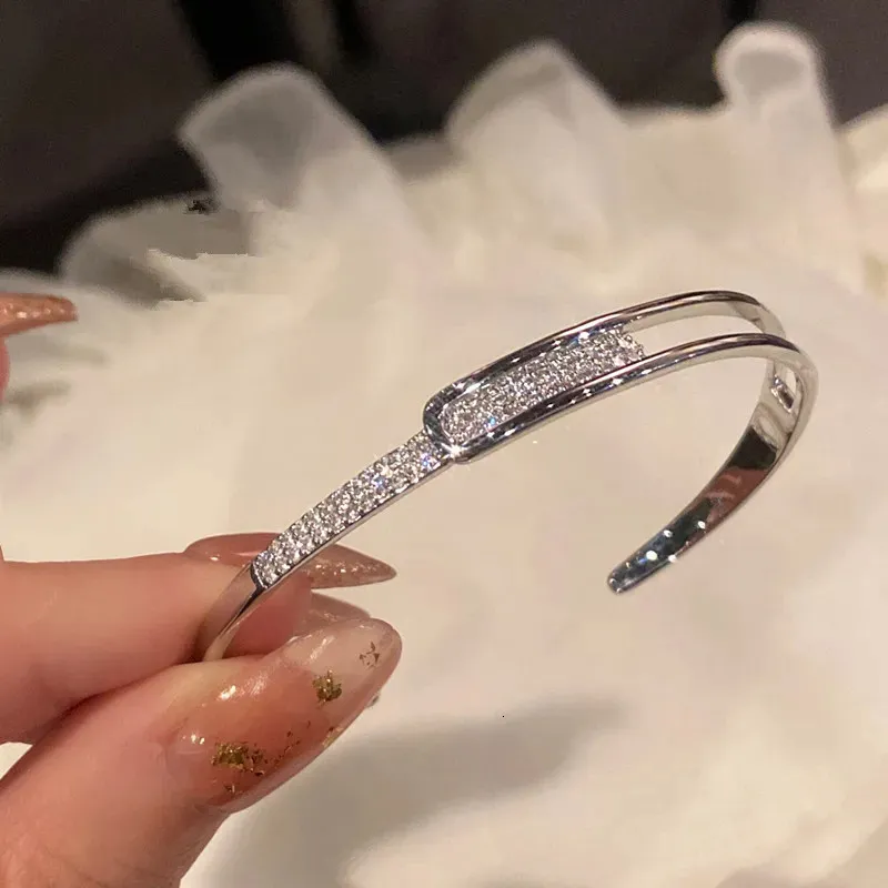 Brazalete 925 Sterling Silver Zirconia Pulsera de apertura en línea Glamorous Shiny Hand Jewelry Party Regalo Moda Mujer 231021