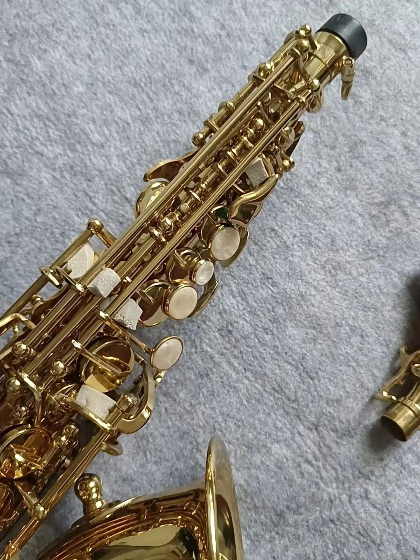 901 Professionellt krökt sopransaxofon i B-platt mässing guldpläterat djupt graverat mönster Sopran Saxofon Jazz Instrument 00