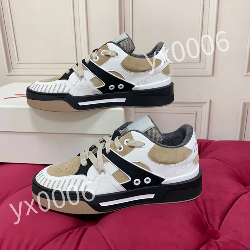 2023 Scarpe da guida confortevoli di lusso Designer Scarpe casual Donna Uomo Uomo Stile di vita quotidiano Scarpe da skateboard Piattaforma alla moda Scarpe da ginnastica da passeggio fd2301001