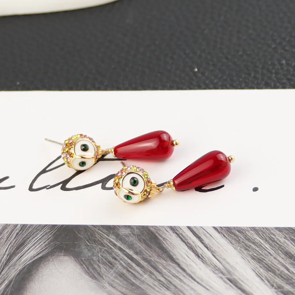 Schmuck-Designer-Tropfen-Ohrringe mit farbigem Diamant und eingelegter Eule, niedlich, frisch, süß, lustig, weiblich