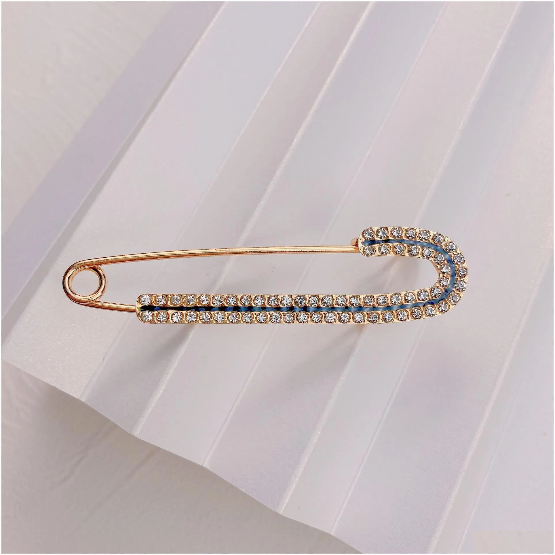 creative pearl rhinestone brooch for women exquisite anti-glare buckle clothes brooches cardigan pins jewelry gift