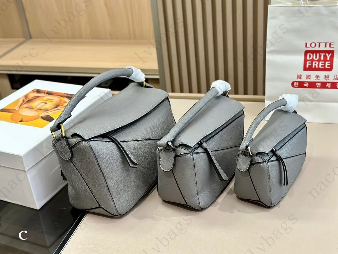 Fashion store puzzle handbags
