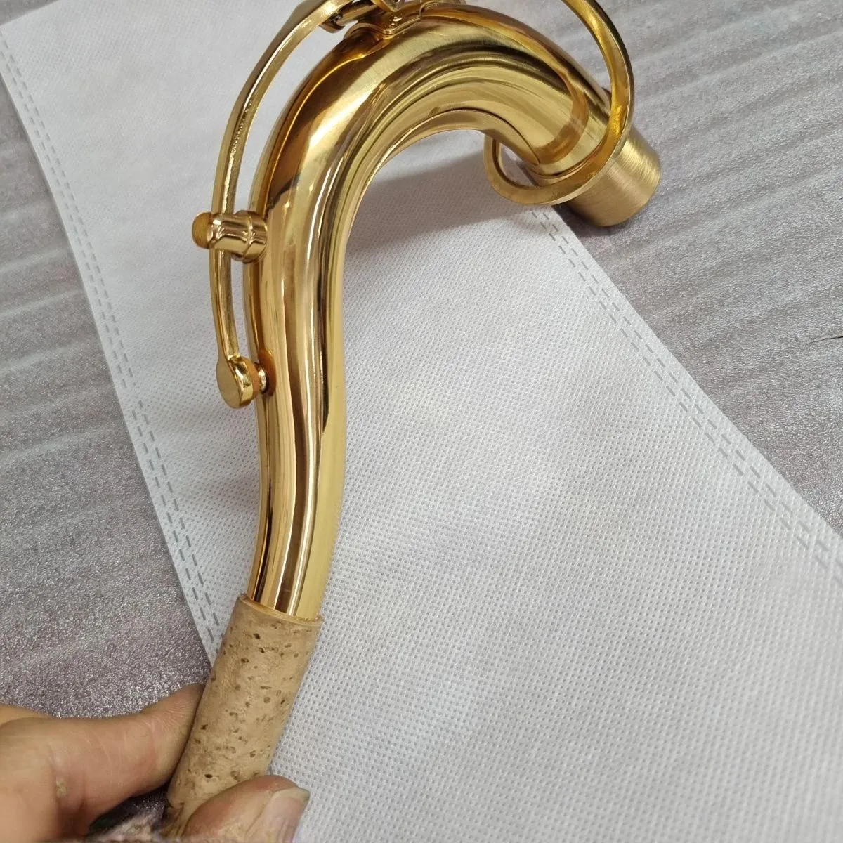 Высококачественный тенор-саксофон B-бемоль с изогнутой шеей, латунный позолоченный гриф, аксессуары для саксофона профессионального уровня