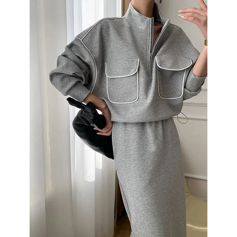 Tvådelad klänning 80 Bomull 2023 Spring Small Lapel Suit Women's Casual Lazy Trend Ins Loose Half Zipper Tröja Dress Ladies Two Piece 231021