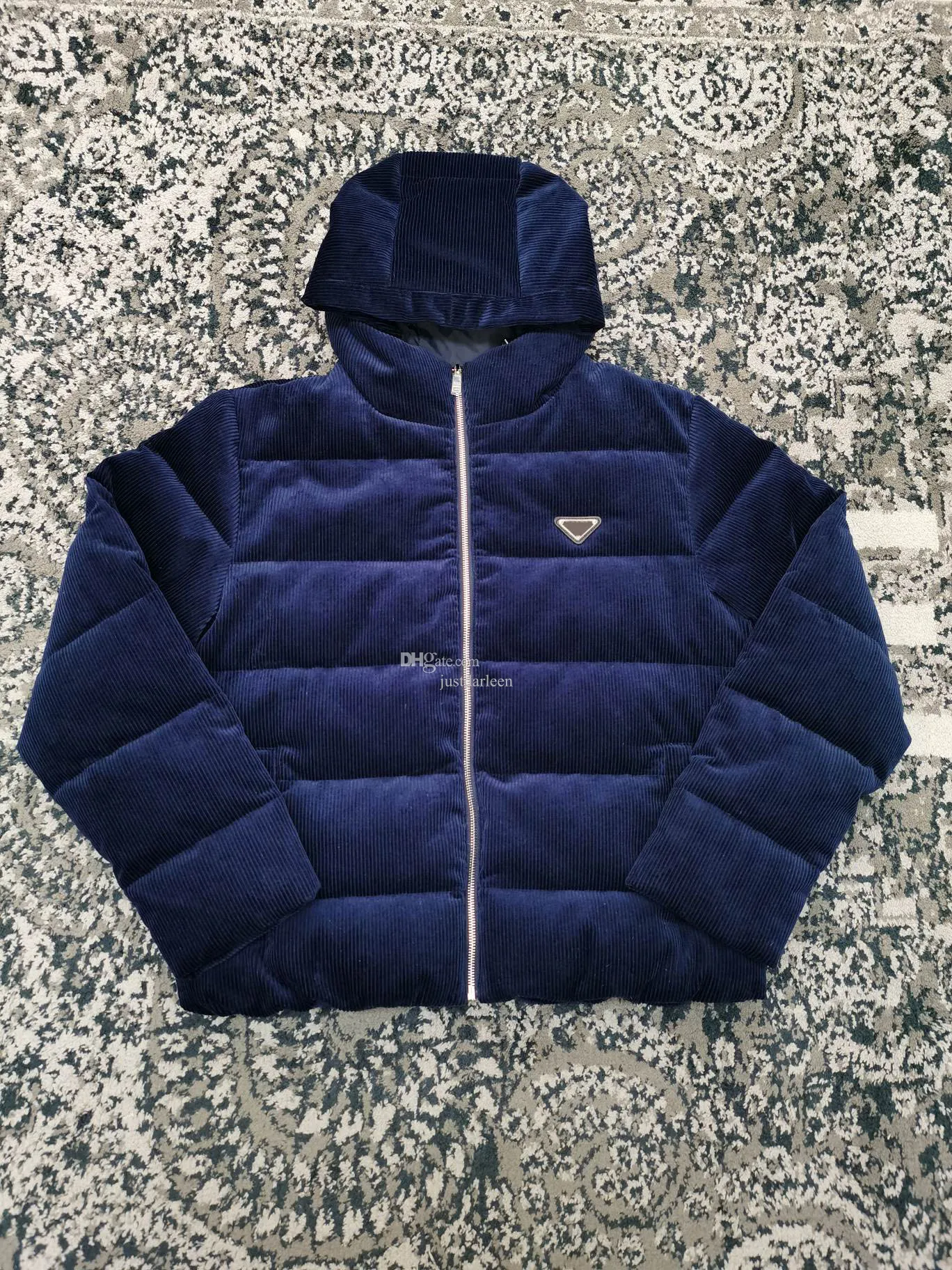 2023 Senaste Corduroy Short Cut Feather Down Jacket europeisk storlek