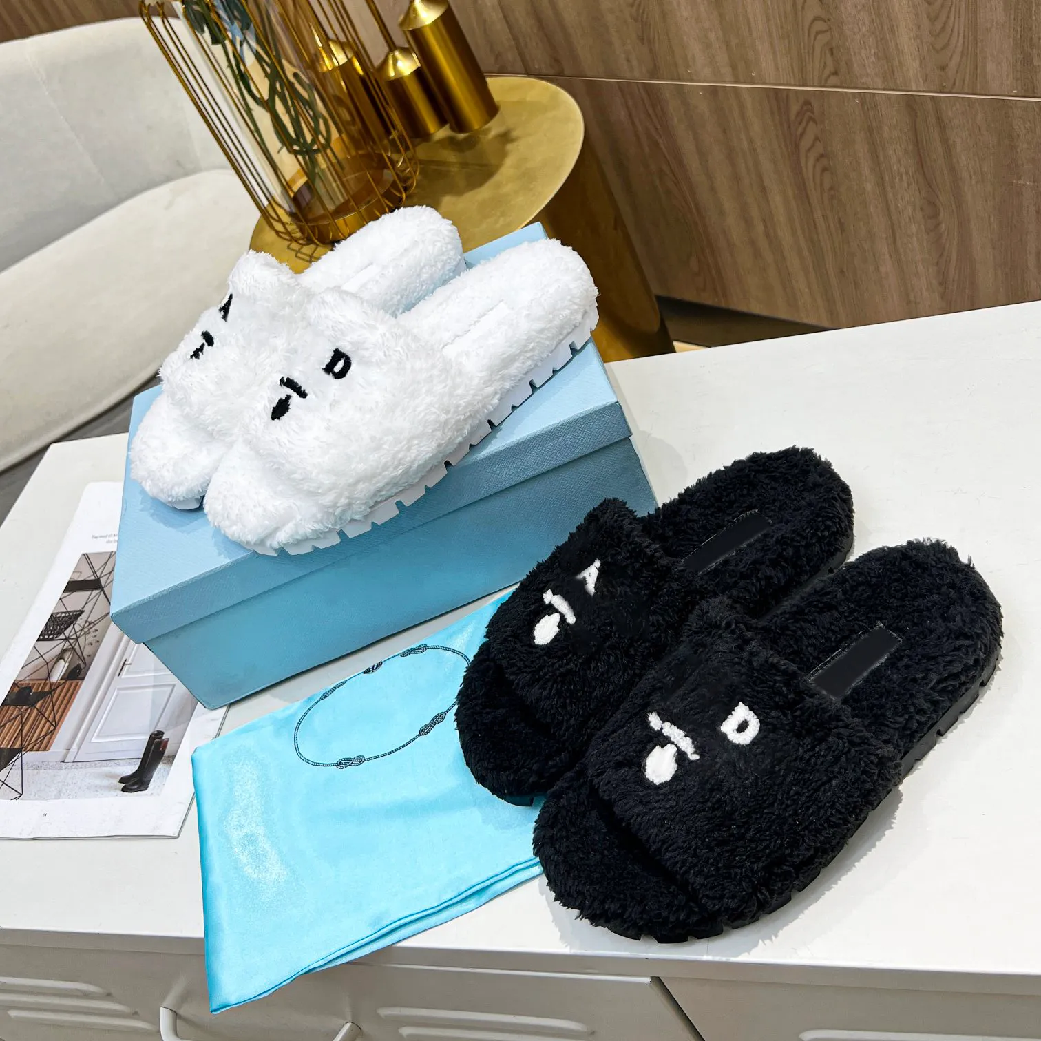 Women Slippers Designer Triangle Fur Slides Sandals Fluffy Winter Fuzzy House Plush Slipper Luxury Womens Flat Mules Warm Criss-Cross Sandal Wool Sliders Shoes