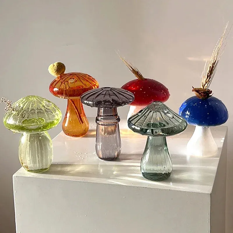Vases Vase en verre champignon Mini Pot de fleur Vases hydroponiques pour fleurs séchées Arrangement de fleurs bouteille Vase décor maison chambre décor 231021