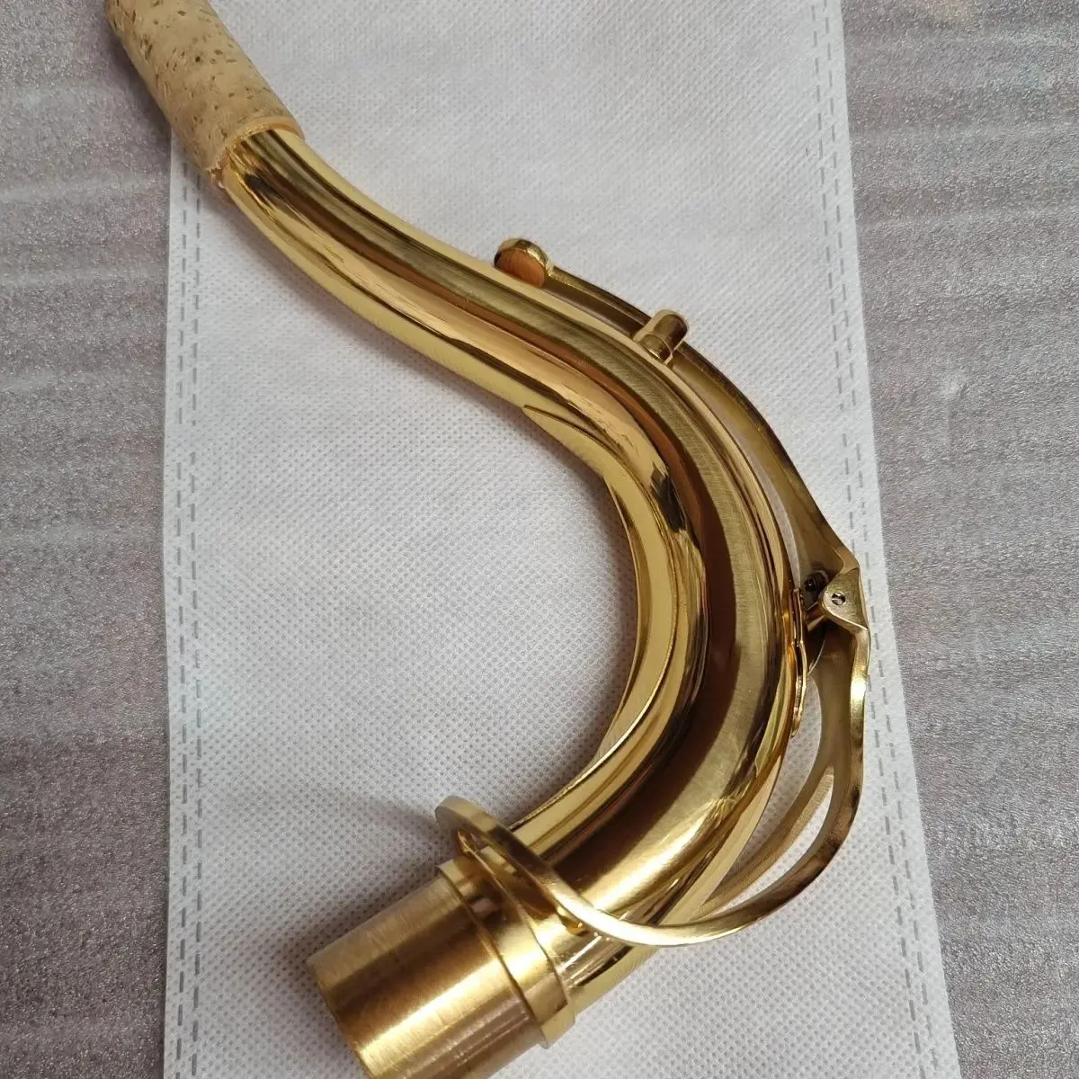 Высококачественный тенор-саксофон B-бемоль с изогнутой шеей, латунный позолоченный гриф, аксессуары для саксофона профессионального уровня