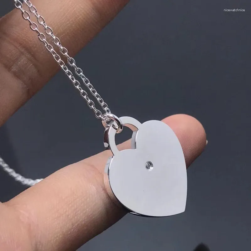 Pendant Necklaces Trendy And Fashionable Heart Tag Necklace With Original High-quality Couples Women's Holiday Party Decorations Gifts